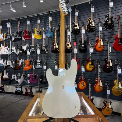 Fender Mike Dirnt Road Worn Precision Bass - Rosewood Fingerboard, White Blonde 2