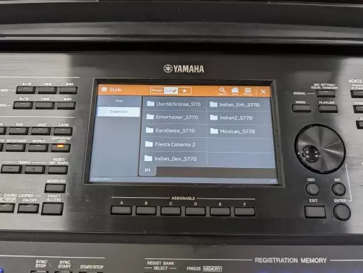Yamaha PSRSX900, stand, bag, pedal & Bench 7