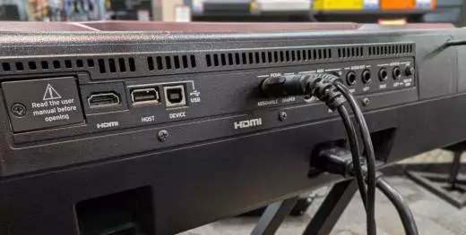 Korg PA700 Professional Arranger Keyboard w/accessories 2