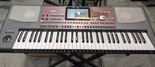 Korg PA700 Professional Arranger Keyboard w/accessories