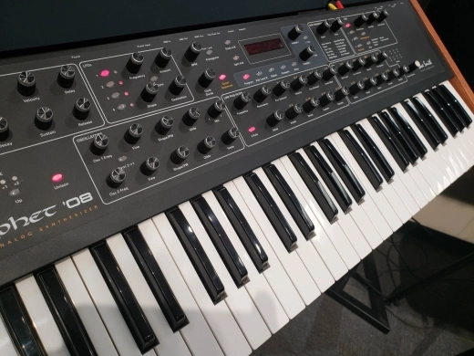 Dave Smith Instruments Prophet 08 Analog Synthesizer 2
