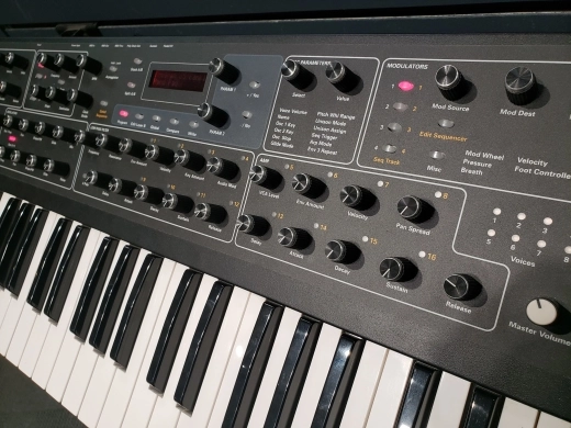 Dave Smith Instruments Prophet 08 Analog Synthesizer 2