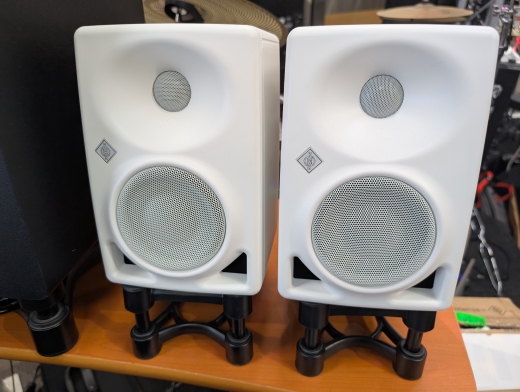 Gear Hunter | Neuman KH 80 Studio Monitors With Stands (pair)