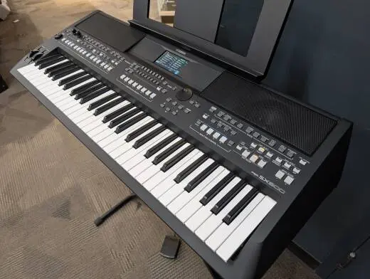 Yamaha PSR-SX600 Arranger Keyboard 2