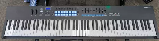 Novation LAUNCHKEY88 MK3 MIDI Controller keyboard