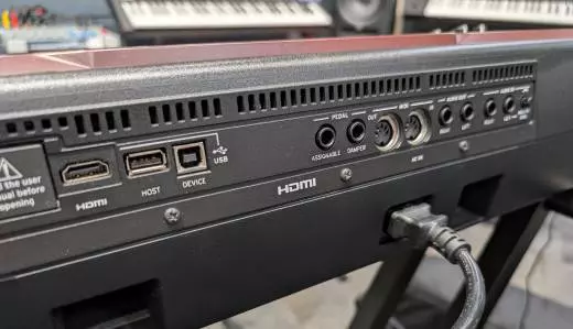 Korg PA700 Professional Arranger Keyboard w/ bag 2