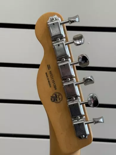 Fender Noventa Telecaster 2-Tone Sunburst 4