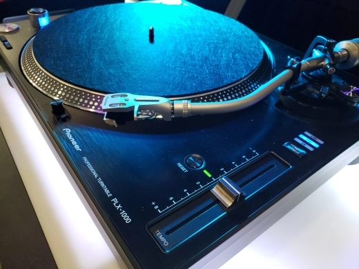 Pioneer PLX-1000 Direct Drive Turntable 2