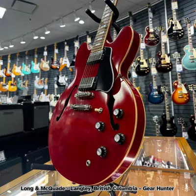 Epiphone 1962 ES-335 Reissue Electric Guitar with Hardshell Case - Sixties Cherry 2