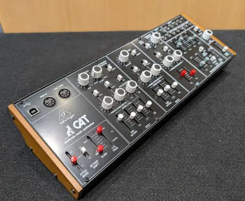 Behringer CAT Paraphonic Synthesizer 2