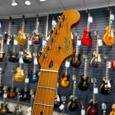 Squier 40th Anniversary Stratocaster, Vintage Edition, Maple Fingerboard - Satin Wide 2-colour Sunburst 2