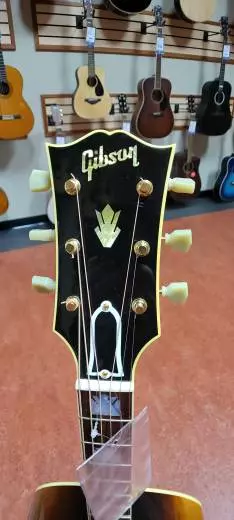 Gibson SJ200 Vintage Sunburst 2