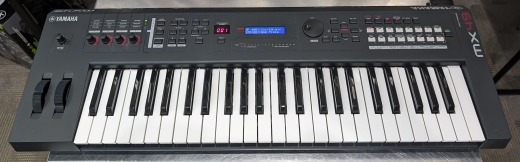 Yamaha MX49 BK Synthesizer