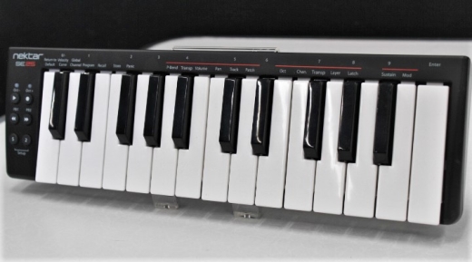 Nektar - SE25 Compact MIDI Controller Keyboard 2