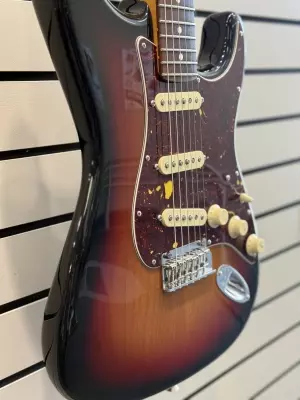 Fender - 011-3900-700 3