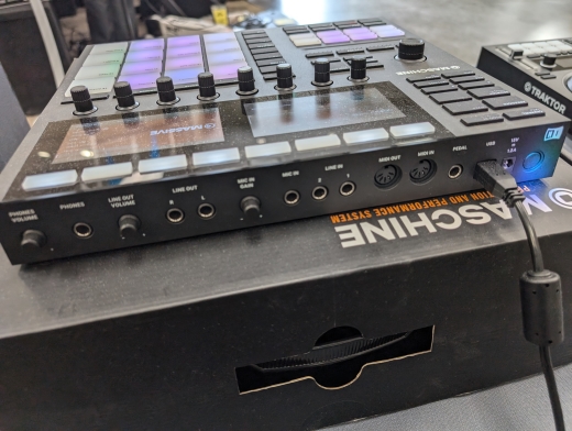 Gear Hunter | Native Instruments MASCHINE MK3 Groove Controller