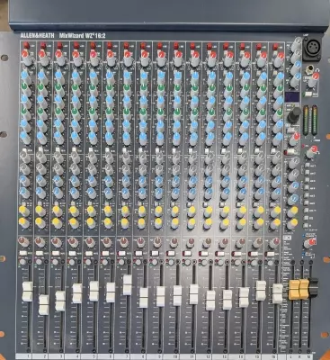 Allen & Heath MixWizard 16:2 G4 Mixer