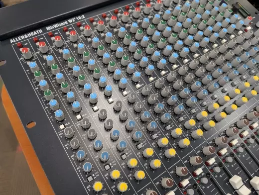 Allen & Heath MixWizard 16:2 G4 Mixer 2