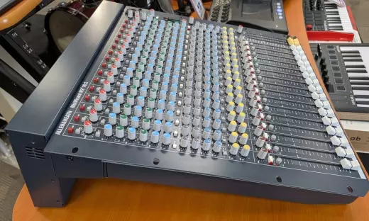 Allen & Heath MixWizard 16:2 G4 Mixer 5