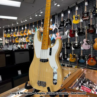 Fender American Vintage II 1954 Precision Bass, Maple Fingerboard - Vintage Blonde 2