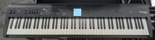 Roland FP-E50-BK Portable Piano