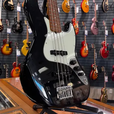 Fender American Professional II Jazz Bass, Rosewood Fingerboard - Black 2