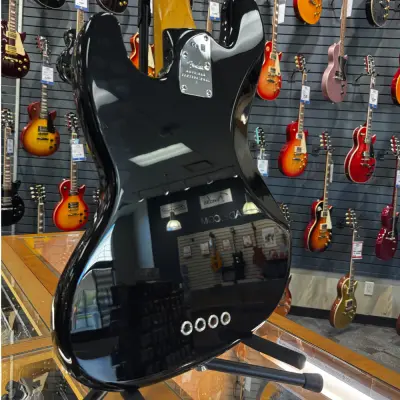 Fender American Professional II Jazz Bass, Rosewood Fingerboard - Black 2