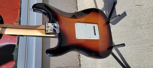Fender Player Strat MN 3 Tone Sunburst 4