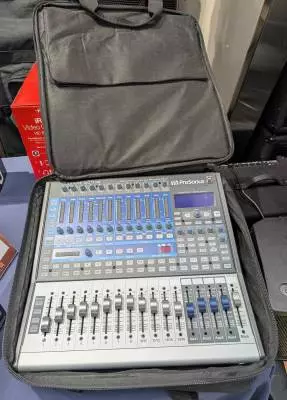 PreSonus Studiolive 16.0.2 Digital Mixer w/ bag 2