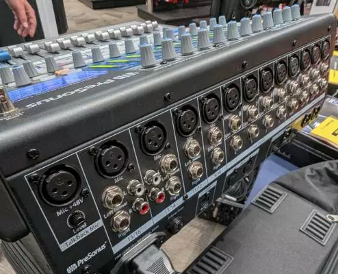 PreSonus Studiolive 16.0.2 Digital Mixer w/ bag 2