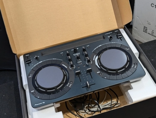 Pioneer DDJ-WEGO4-K Mobile DJ Controller 2