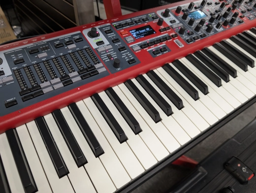 Nord Stage 3 88 Stage Piano + Flight Case + Music Rest 3