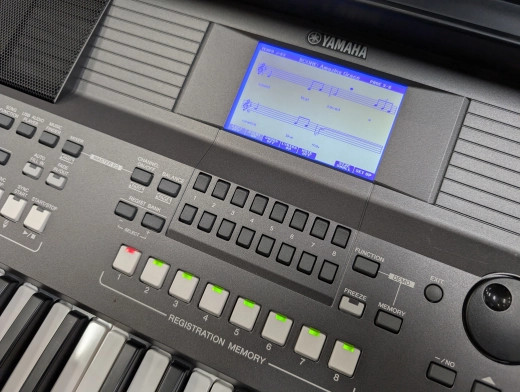 Yamaha PSRS670 Portable Arranger Keyboard 4