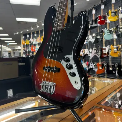 Fender Player II Jazz Bass, Rosewood Fingerboard - Sparkle 3-colour Sunburst 2