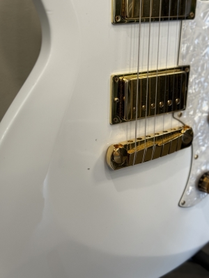 Gear Hunter | PRS 2008 Mira Gold Stop Jet-White