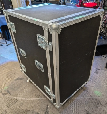 QT Cases 18-Space 24IN Deep Rolling Shock Rack 3