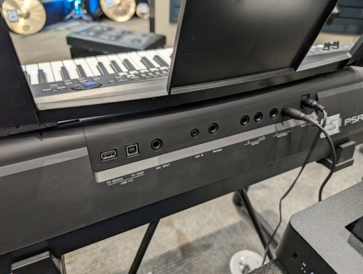 Yamaha PSR-SX600 Arranger Keyboard 4