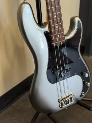 Fender Precision Bass Mercury 2