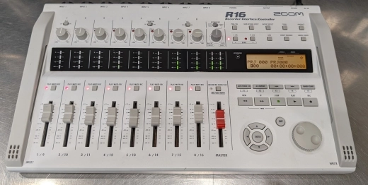 Zoom R16 16-Track Digital Recorder