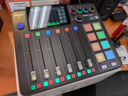 RODEcaster Pro II Digital Mixer / Recorder 2