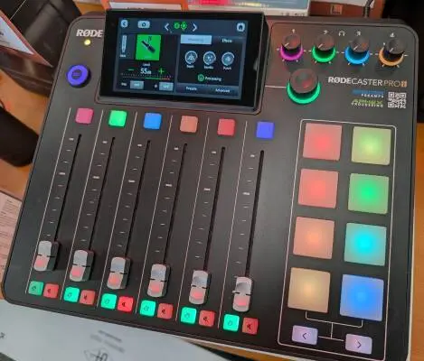 RODEcaster Pro II Digital Mixer / Recorder 2