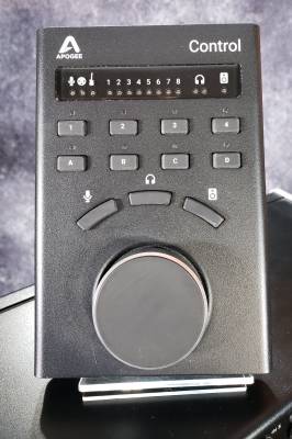 Apogee ELEMENT 88 Thunderbolt Audio Interface + Apogee Control Remote 4