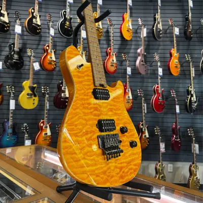 EVH Wolfgang WG Standard QM, Baked Maple Fingerboard - Transparent Amber 2