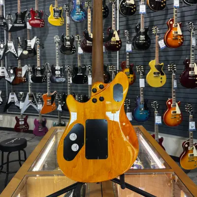 EVH Wolfgang WG Standard QM, Baked Maple Fingerboard - Transparent Amber 2