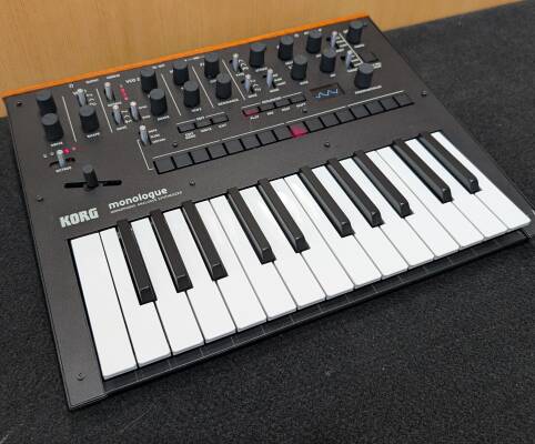 Gear Hunter | Korg Monologue Synthesizer - Black