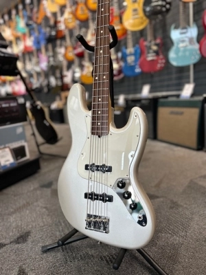 Fender AM Jazz Bass Pearl Blizzard 2