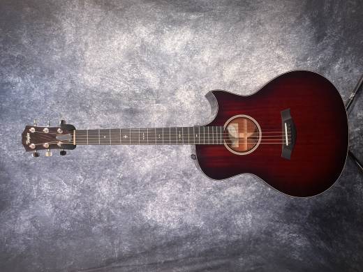 Taylor Guitars - 526CE STD