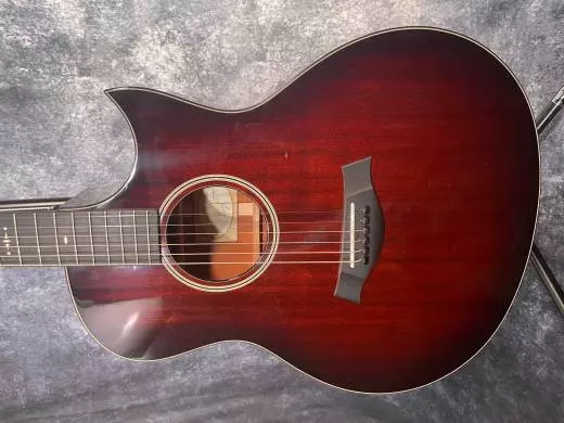 Taylor Guitars - 526CE STD 2