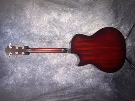 Taylor Guitars - 526CE STD 2