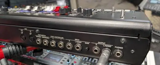 Yamaha YC61 Stage Keyboard 2